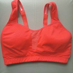 NWOT Saucony Sports Bra